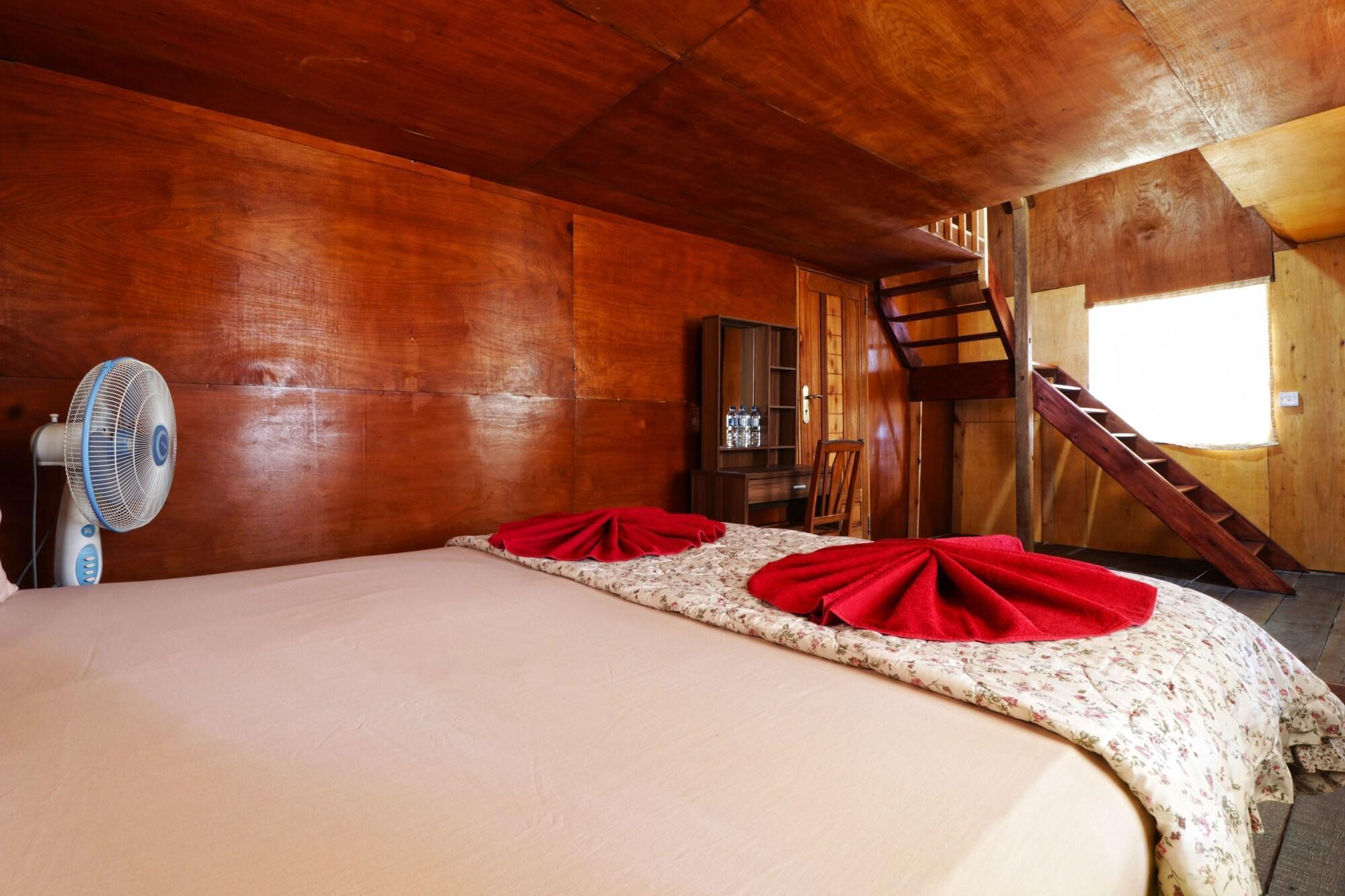 Tuk Tuk Timbul Bungalows Dış mekan fotoğraf