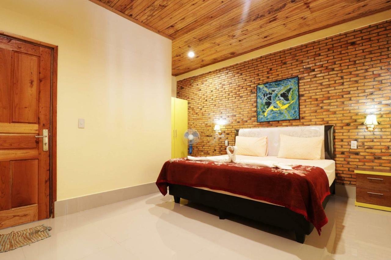 Tuk Tuk Timbul Bungalows Oda fotoğraf